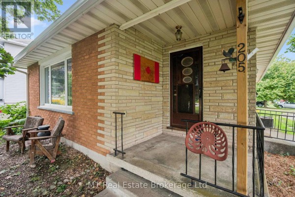 Primary Bedroom - 205 Albert Street, Minto, ON N0G2P0 Photo 5