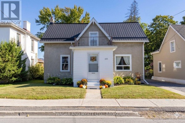 205 Centre Street N, Greater Napanee