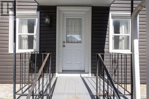 205 Centre Street N, Greater Napanee, ON K7R1N7 Photo 4