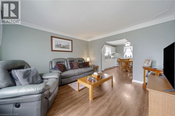 205 Crysler Street, Delhi, ON, photo 3