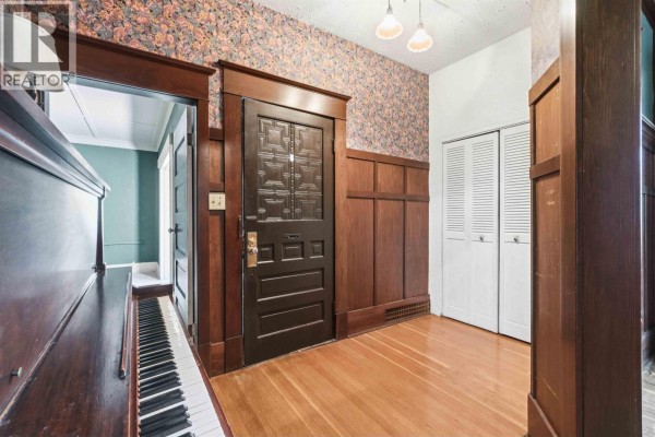 205 Fourth Avenue, New Westminster, BC V3L1N5 Photo 5