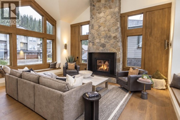 205 Grizzly Ridge Trail, Big White Residential For Sale $2,495,000