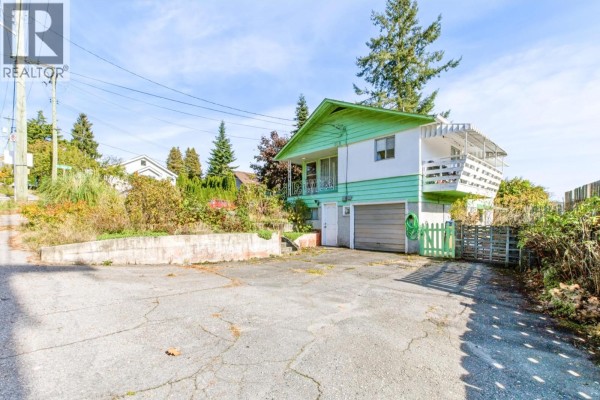 205 Nelson Street, Coquitlam, BC V3K4M5 Photo 3
