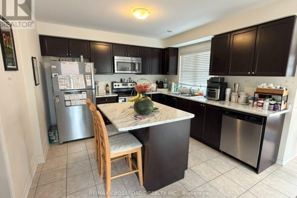 205 Remembrance Road, Brampton, ON L7A4P3 Photo 3