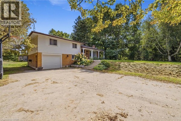 2pc Bathroom - 205 Sunnyridge Road, Jerseyville, ON L0R1R0 Photo 2