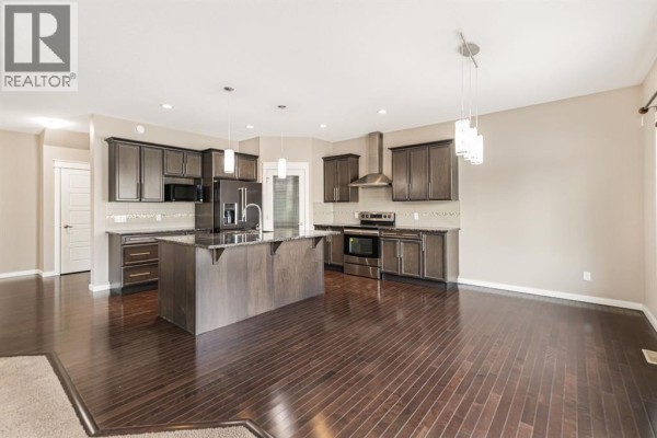 Living room - 205 Van Slyke Way, Red Deer, AB T4R0N7 Photo 4
