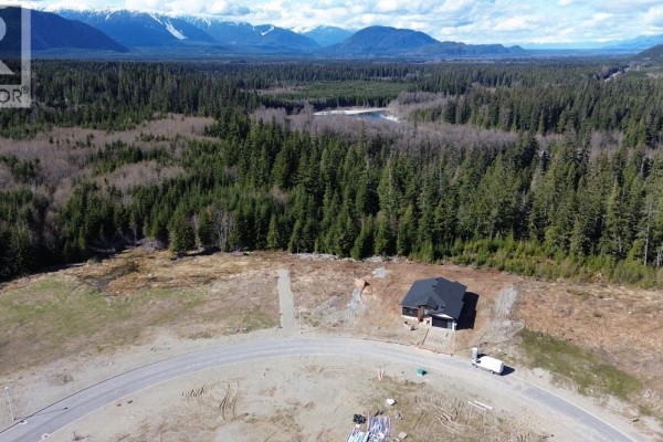 205 Wakita Street, Kitimat, BC, photo 3