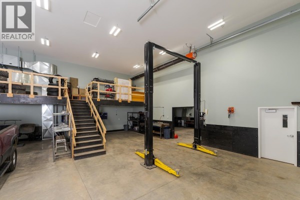 2050 Hart Highway, Prince George, BC V2K2X6 Photo 4