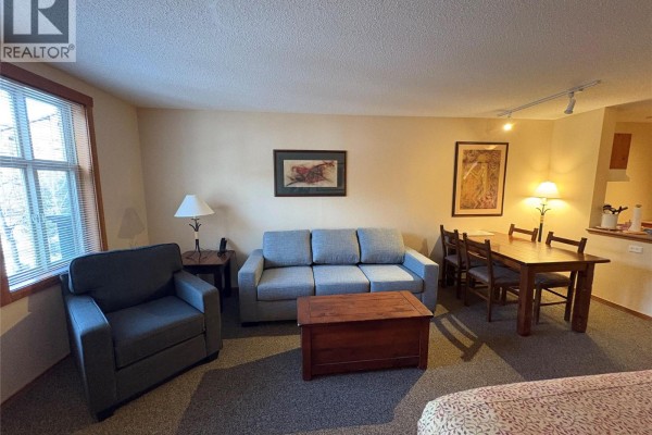 Kitchen - 2050 Summit Drive Unit 210, Panorama, BC V0A1T0 Photo 4