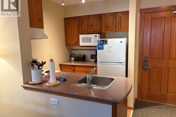 2050 Summit Drive Unit 210, Panorama, BC V0A1T0 Photo 5