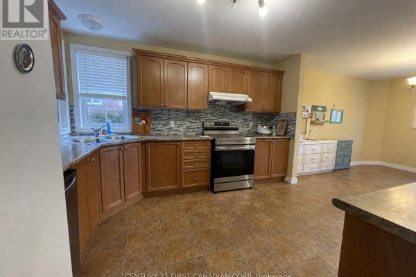 Kitchen - 2052 Blackwater Road, London North, ON N5X4K1 Photo 3