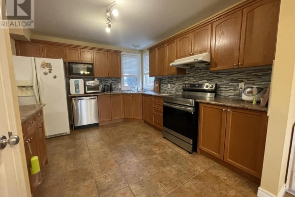 Primary Bedroom - 2052 Blackwater Road, London North, ON N5X4K1 Photo 4