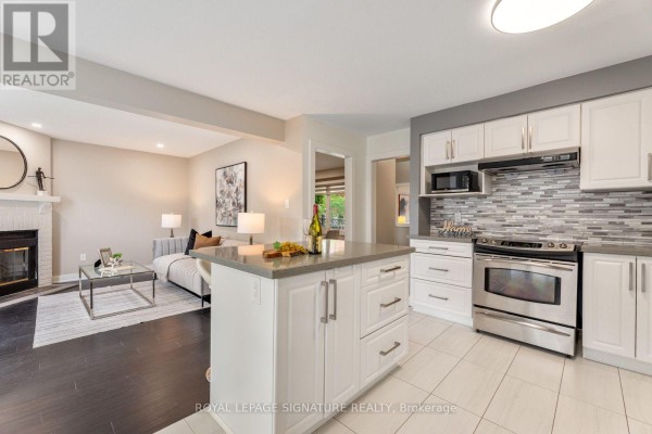 Kitchen - 2053 Blue Ridge Crescent, Pickering, ON L1X2M5 Photo 5