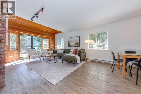 2053 Garibaldi Way, Whistler, BC V8E0A6 Photo 5