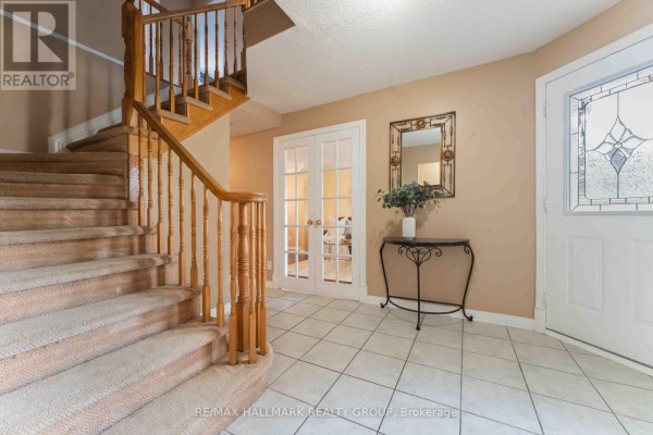 2053 Rolling Brook Drive, Ottawa, ON K1W1C9 Photo 5