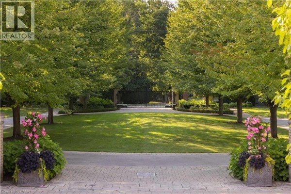 2054 Lakeshore Road E, Oakville, ON, photo 2