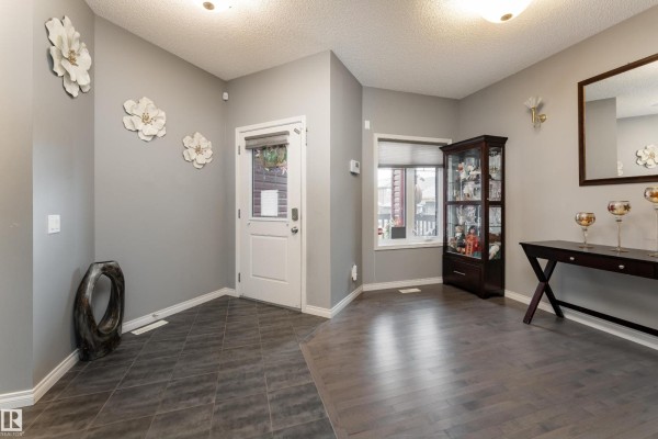 2055 Redtail Cm Nw, Edmonton, AB, photo 2