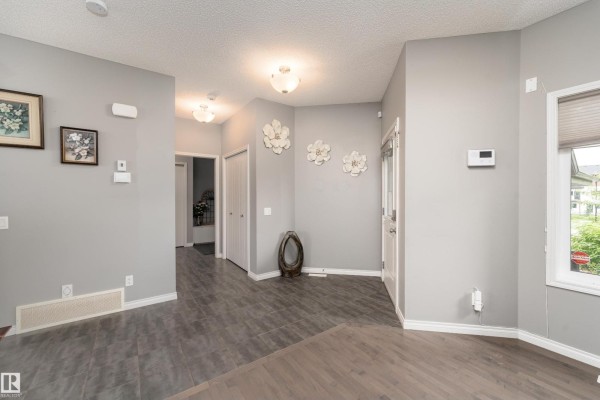 2055 Redtail Cm Nw, Edmonton, AB, photo 3