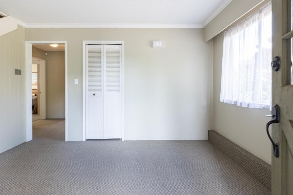 20554 43a Avenue, Langley, BC V3A3C8 Photo 4