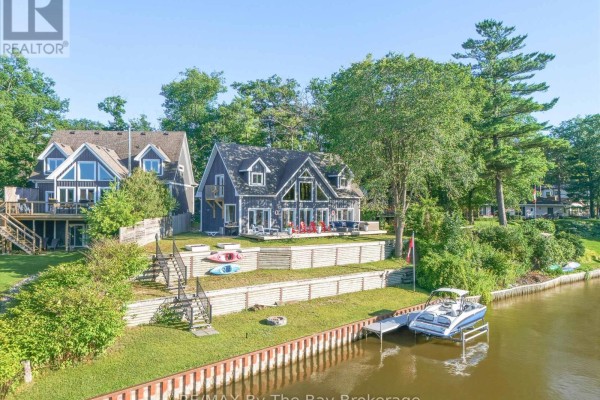 2056 River Road W, Wasaga Beach