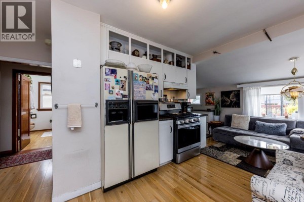 2057 Mahon Avenue, North Vancouver, BC V7M2T6 Photo 4