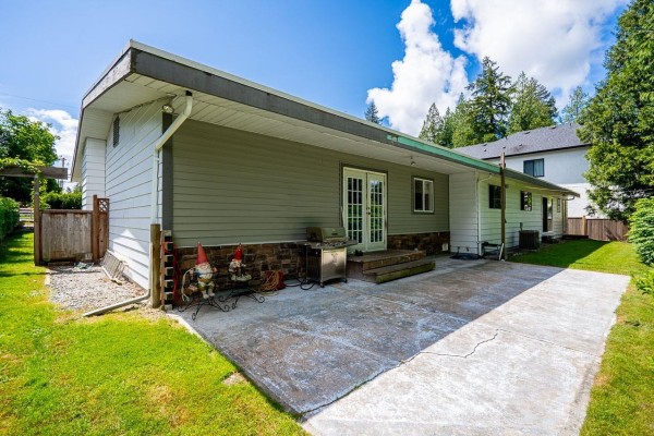 20571 46a Avenue, Langley, BC V3A3J7 Photo 5