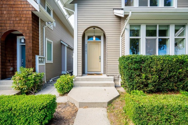 20581 84 Avenue, Langley Photo 2