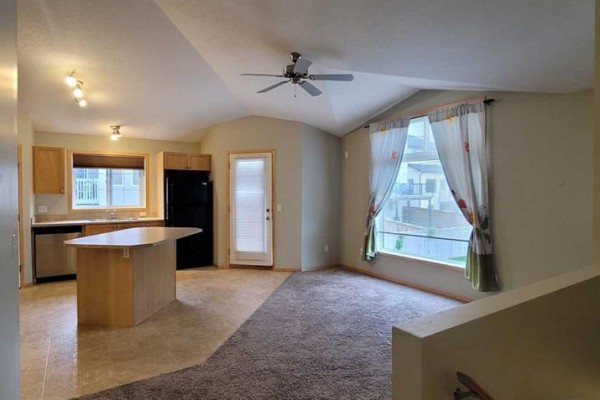 206, 80 Panatella Landing Nw, Calgary, AB, photo 3
