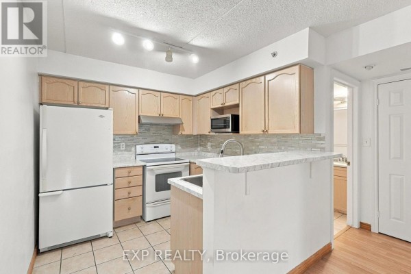 206 - 1440 Bishops Gate, Oakville, ON L6M4M9 Photo 5