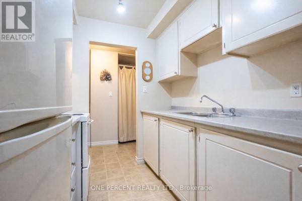 206 - 25 College Street E, Belleville, ON, photo 3
