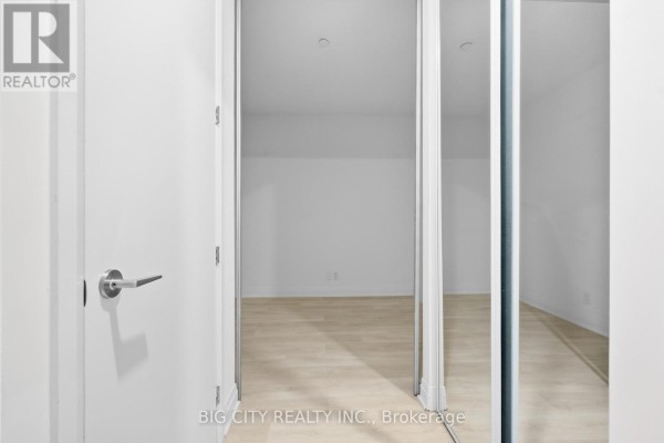 Den - 206 - 25 Frederick Todd Way, Toronto, ON M4G0C6 Photo 5