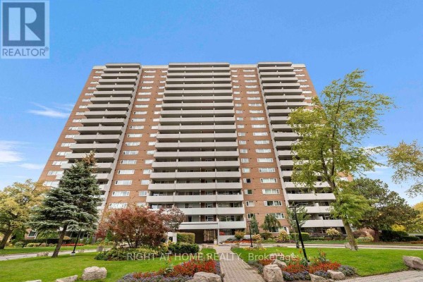 206 - 270 Scarlett Road, Toronto