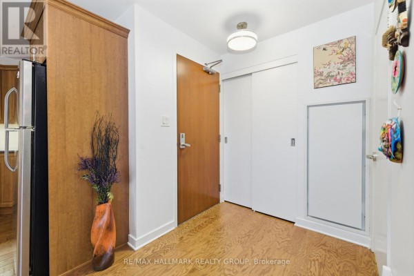 Den - 206 - 310 Centrum Boulevard, Ottawa, ON K1E0A3 Photo 5