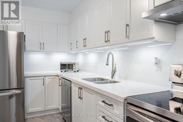 Primary Bedroom - 206 - 60 Pavane Linkway, Toronto, ON M3C1A1 Photo 4