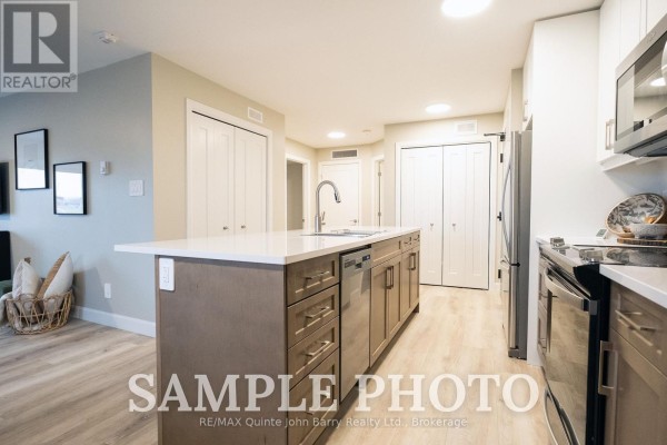 Primary Bedroom - 206-10 Hillside Meadow Drive, Quinte West, ON K8V0J7 Photo 4