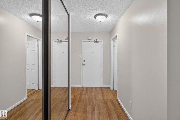 Primary Bedroom - #206 10175 114 St Nw, Edmonton, AB T5K2L4 Photo 4