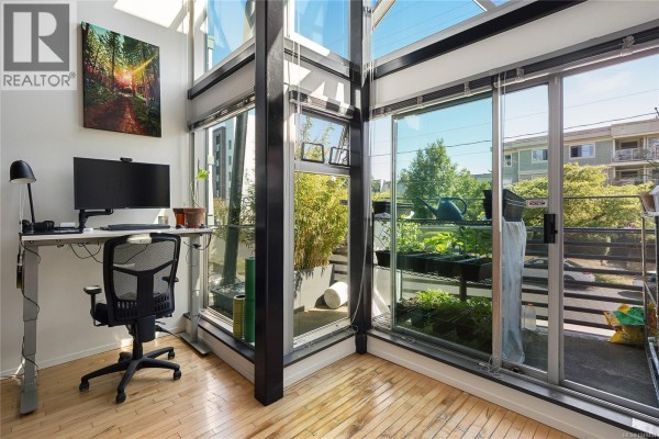 206 1030 Meares St, Victoria, BC V8V5A5 Photo 4