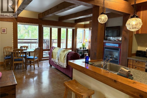 206 1645 Cedar Rd, Ucluelet, BC, photo 2