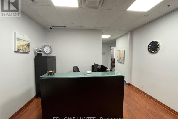 206-208 - 126 Wellington Street W, Barrie, ON L4N1K9 Photo 4