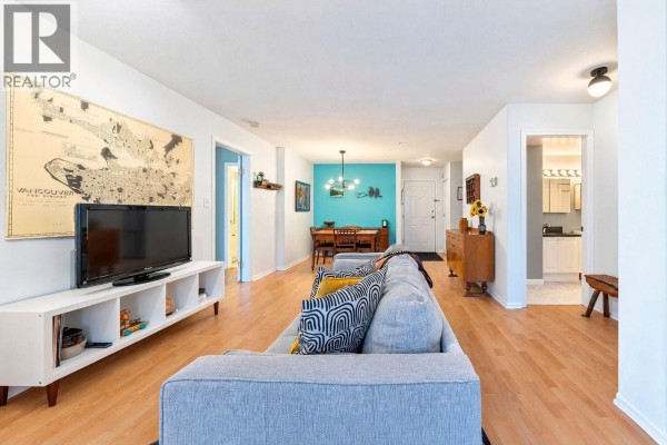 206 2405 Kamloops Street, Vancouver