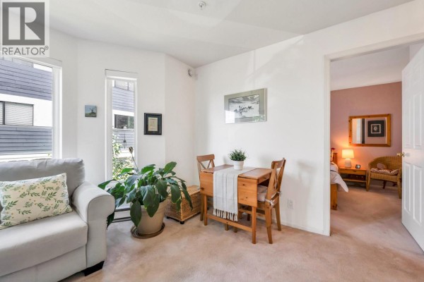 206 245 St. Davids Avenue, North Vancouver, BC V7L3N9 Photo 5