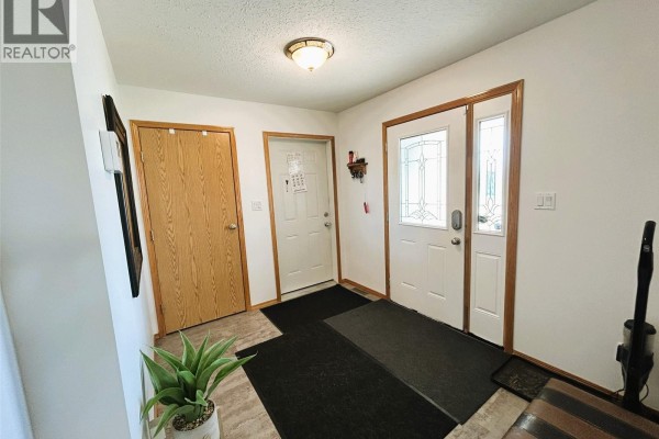 Kitchen - 206 2nd Street W, Carrot River, SK S0E0L0 Photo 3