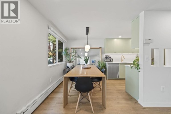 206 327 W 2nd Street, North Vancouver, BC V7M1E2 Photo 3