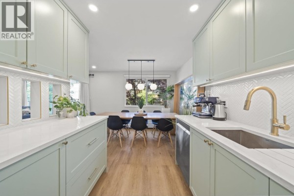 206 327 W 2nd Street, North Vancouver, BC V7M1E2 Photo 4
