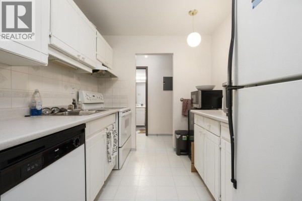 206 3451 Springfield Drive, Richmond, BC V7E1Z2 Photo 5