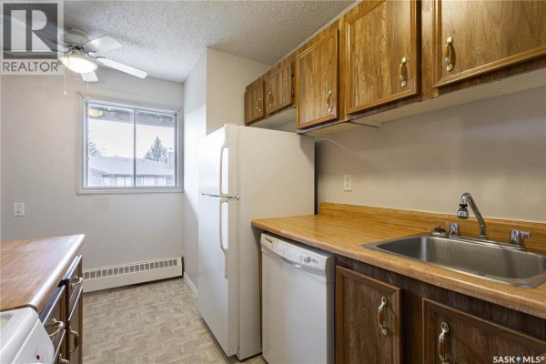 Dining room - 206 35 Alport Crescent, Regina, SK S4R7X2 Photo 2