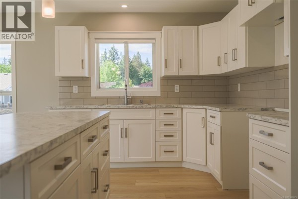 Kitchen - 206 5700 Pierce Rd, Port Alberni, BC V9Y0A3 Photo 5