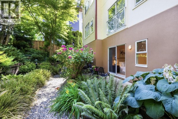 206 678 W Queens Road, North Vancouver, BC V7N2L3 Photo 3
