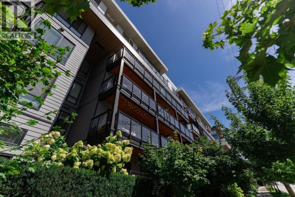 206 707 Como Lake Avenue, Coquitlam, BC V3J0J5 Photo 3
