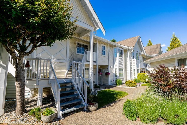 206 9109 154 Street, Surrey, BC V3R9G8 Photo 2